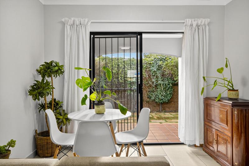 To Let 2 Bedroom Property for Rent in Somerset West Western Cape